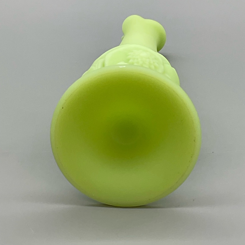 Fenton Water Lily Swung Footed Bud Vase Uranium Custard Satin Glass - Picture 11 of 13
